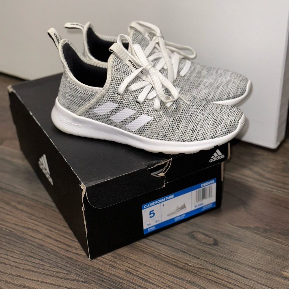 Cloudfoam adidas women’s sneakers